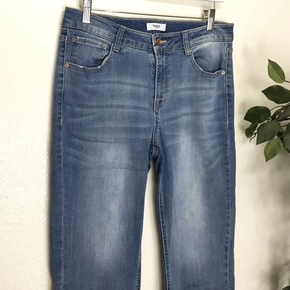 Kensie Ankle Jeans With Frayed Cuffs - Picture 2 of 6